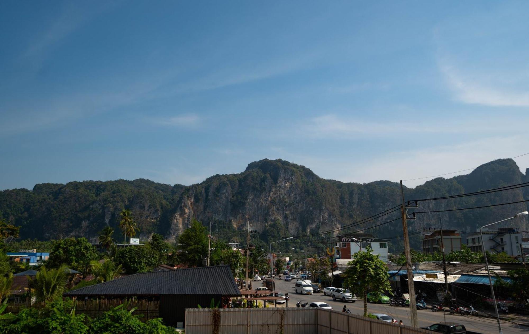 The Hangout Hostel Ao Nang エクステリア 写真