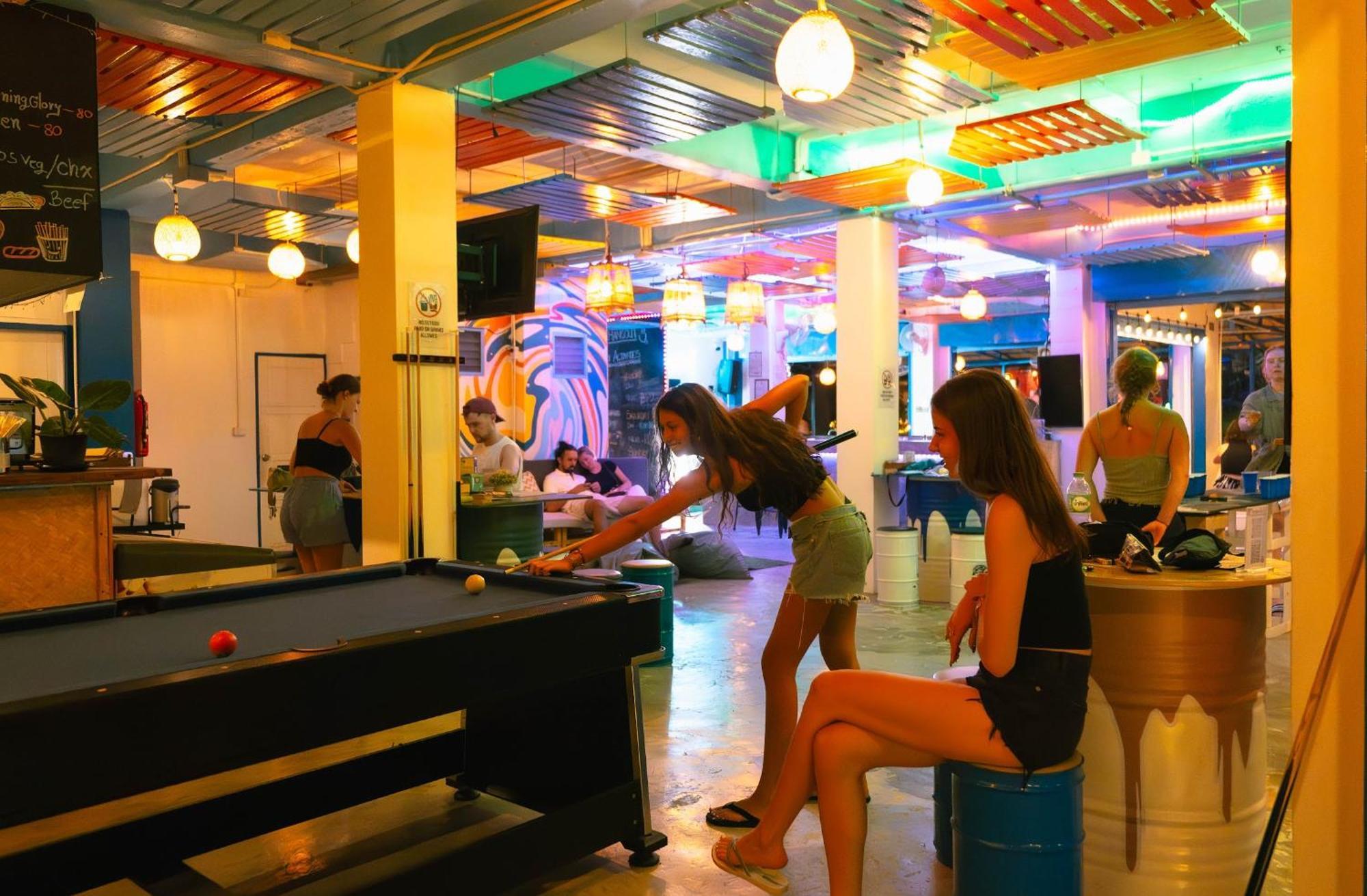The Hangout Hostel Ao Nang エクステリア 写真