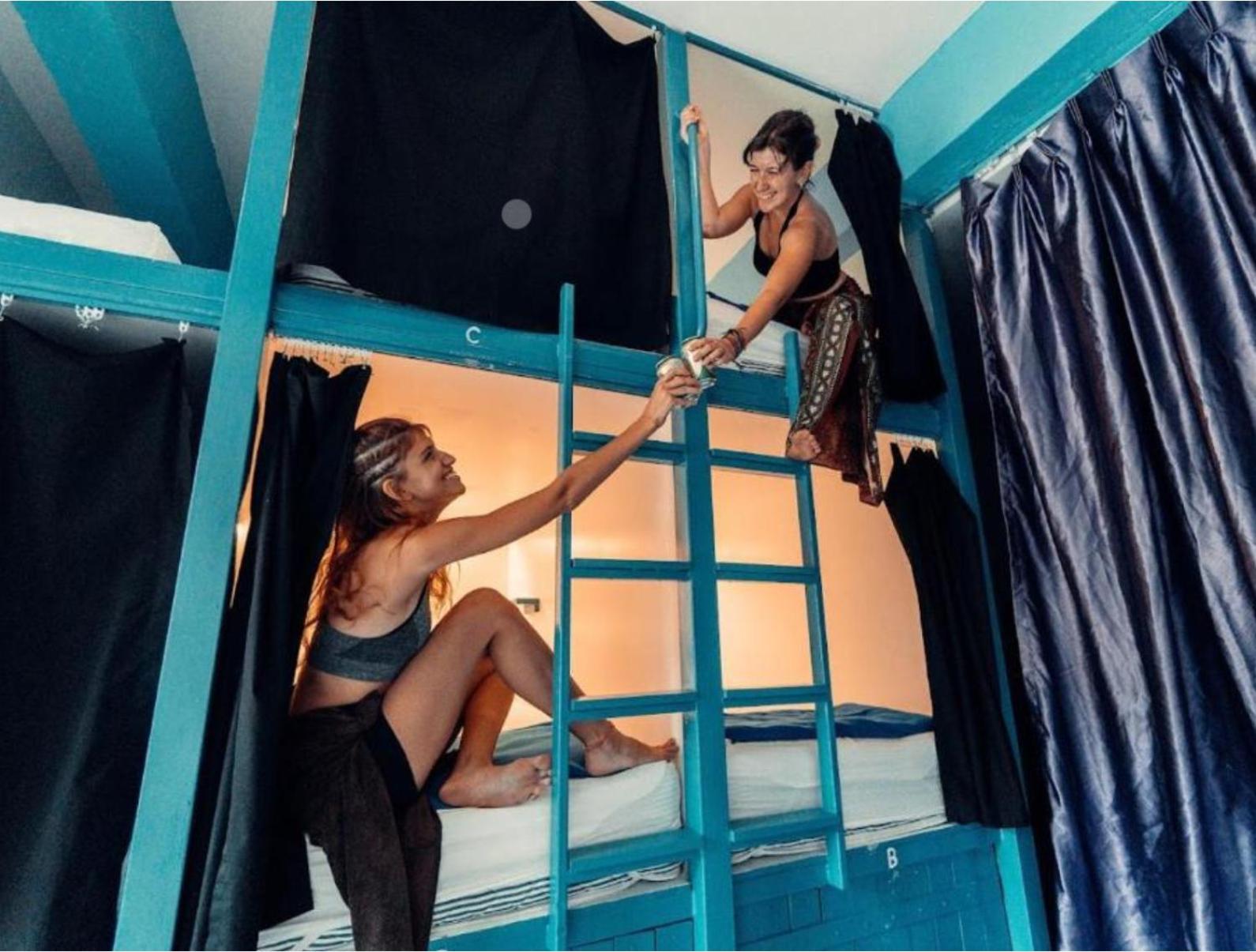 The Hangout Hostel Ao Nang エクステリア 写真